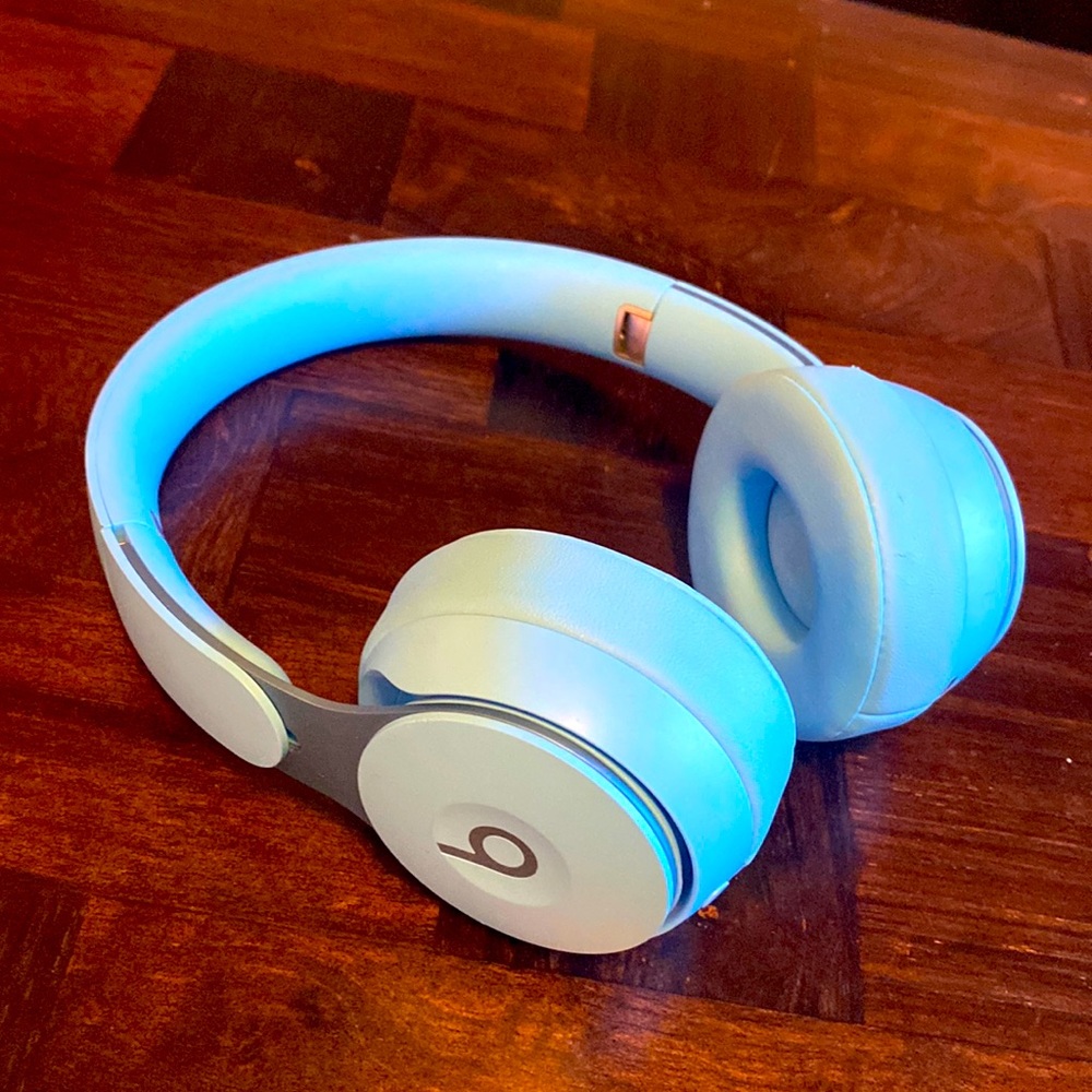 EUC Beats Solo Pro Noise Cancelling Headphones